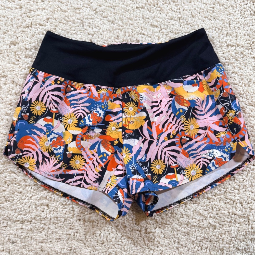 The North Face Womens Printed EA Arque Running Shorts S Gorpcore Boho Athletic